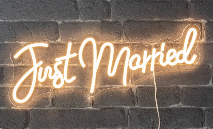 Location de néon just married pour mariage dans la Somme